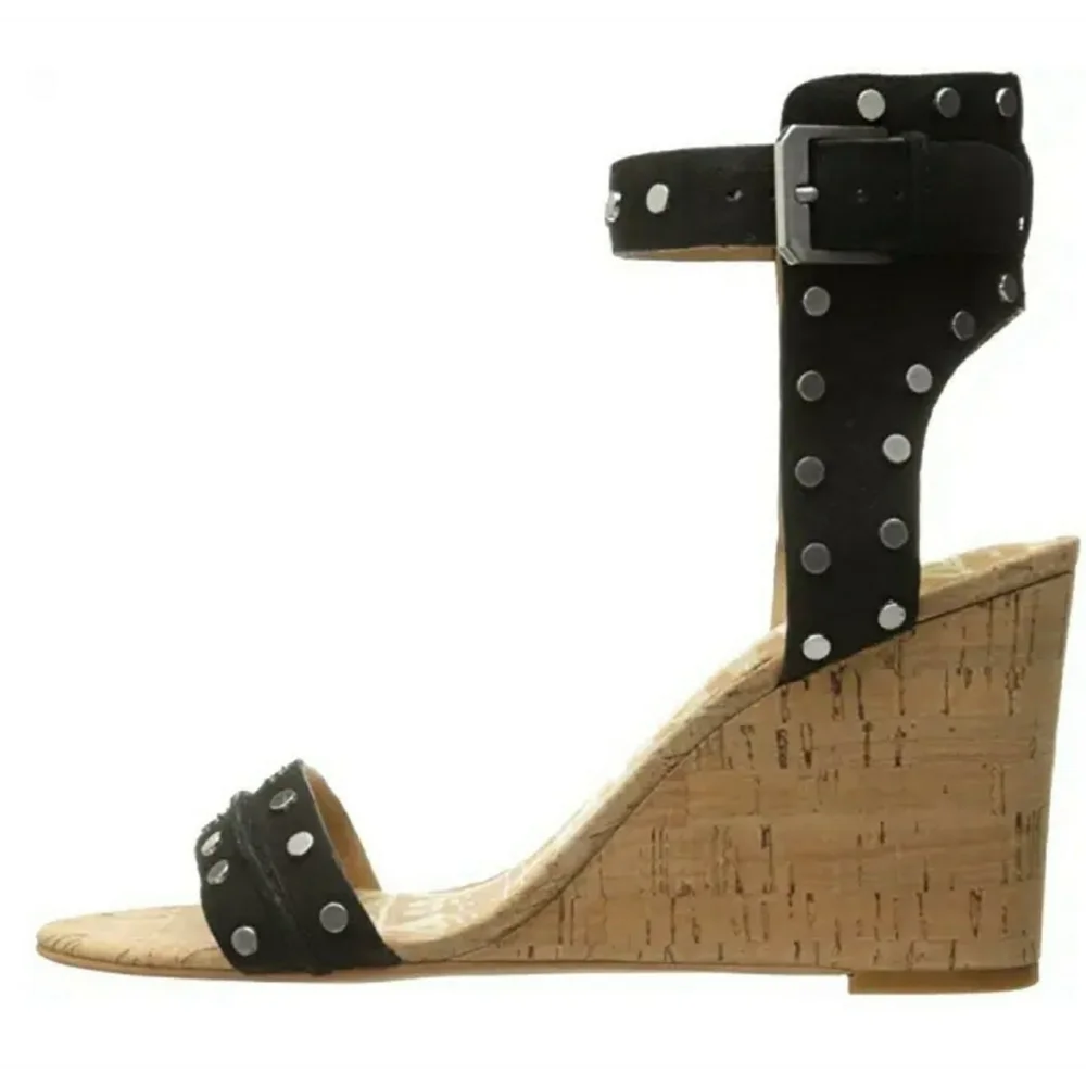 DOLCE VITA // dante nubuck studded wedge sandal